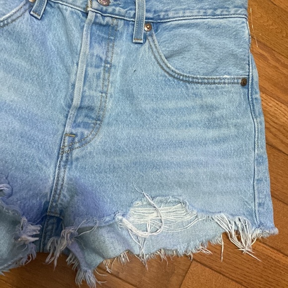 LEVIS PREMIUM 501 HIGH RISE DENIM SHORTS IN OJAI TOP SZ 28 PERFECT CONDITION - Picture 9 of 16